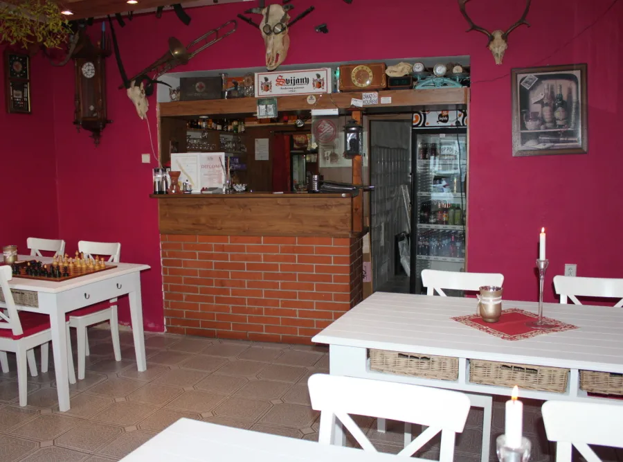 Interiér restaurace v Penzionu 4 Dvory